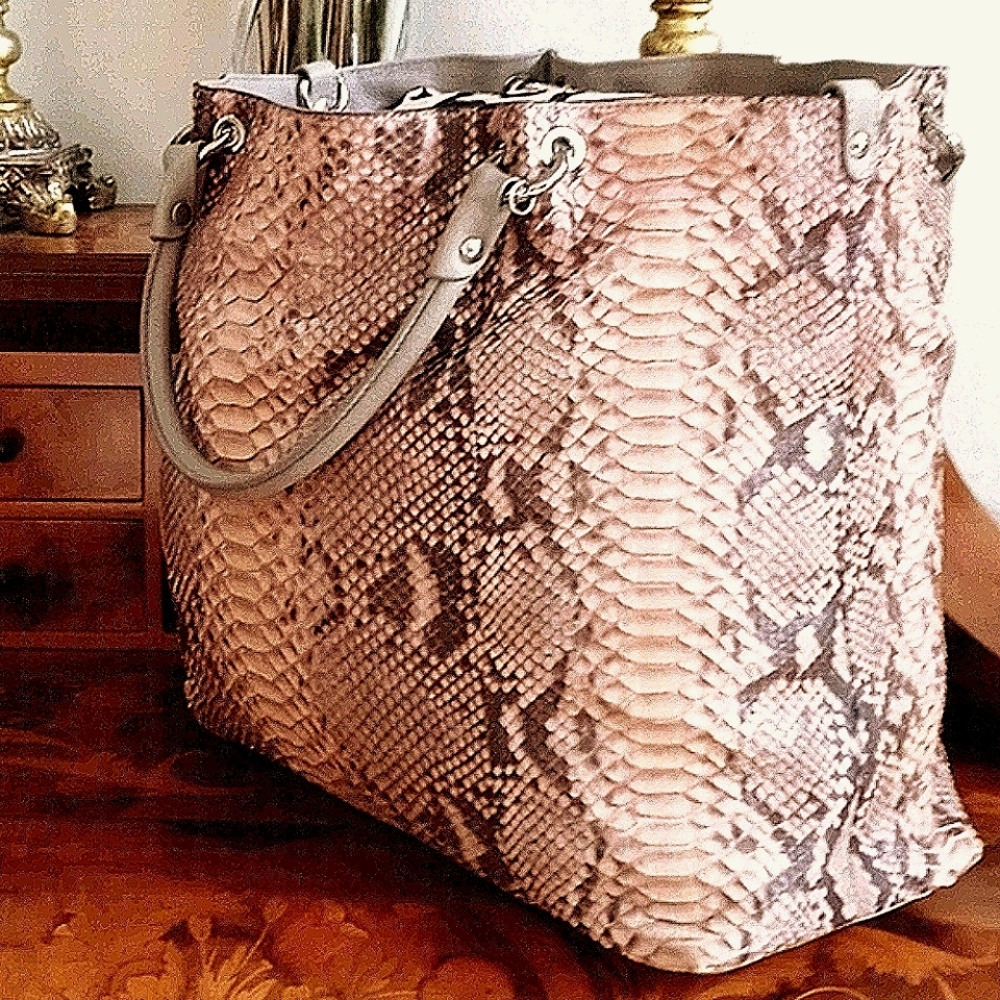 UNBELIEVABLE PYTHON SNAKESKIN GENUINE! tote bag